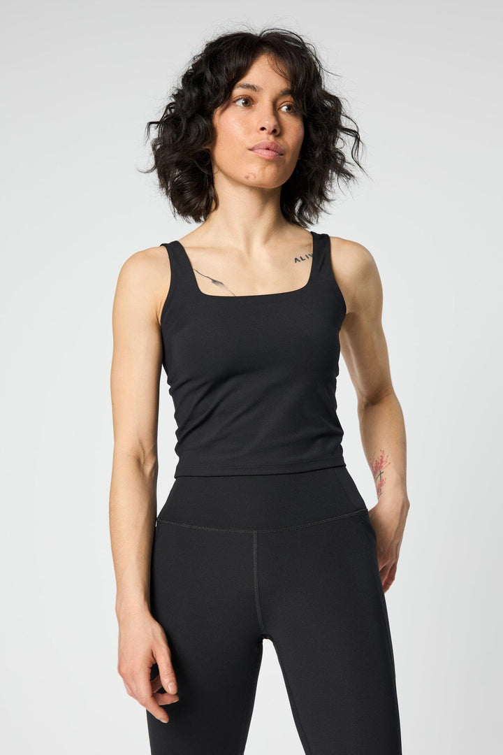TOMMY SQUARE TANK TOPPUR SVARTUR - Ethic