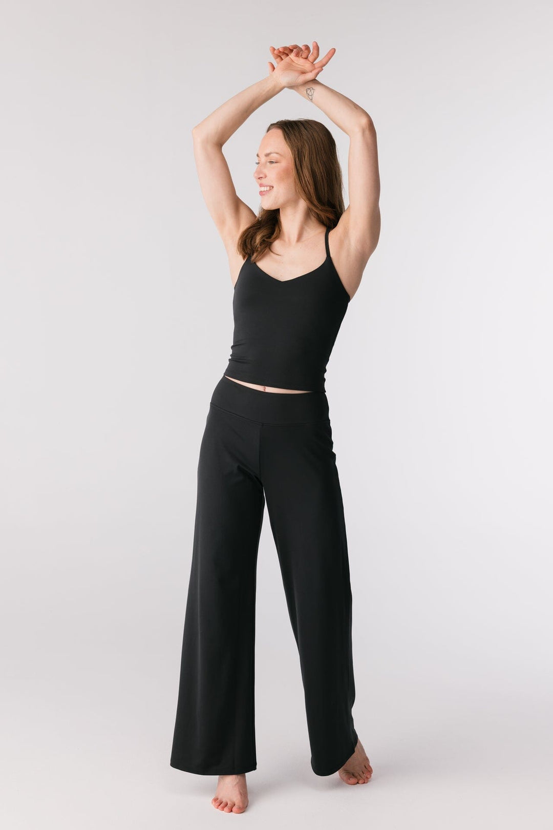 JADA STRAIGHT LEG PANTS SVARTAR - Ethic