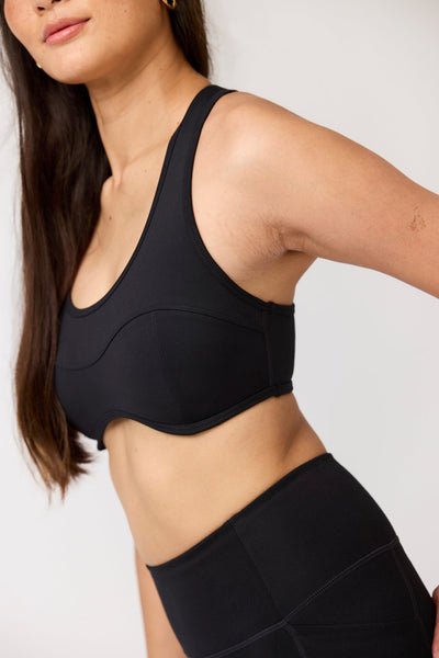 CONNIE CURVED TOPPUR SVARTUR