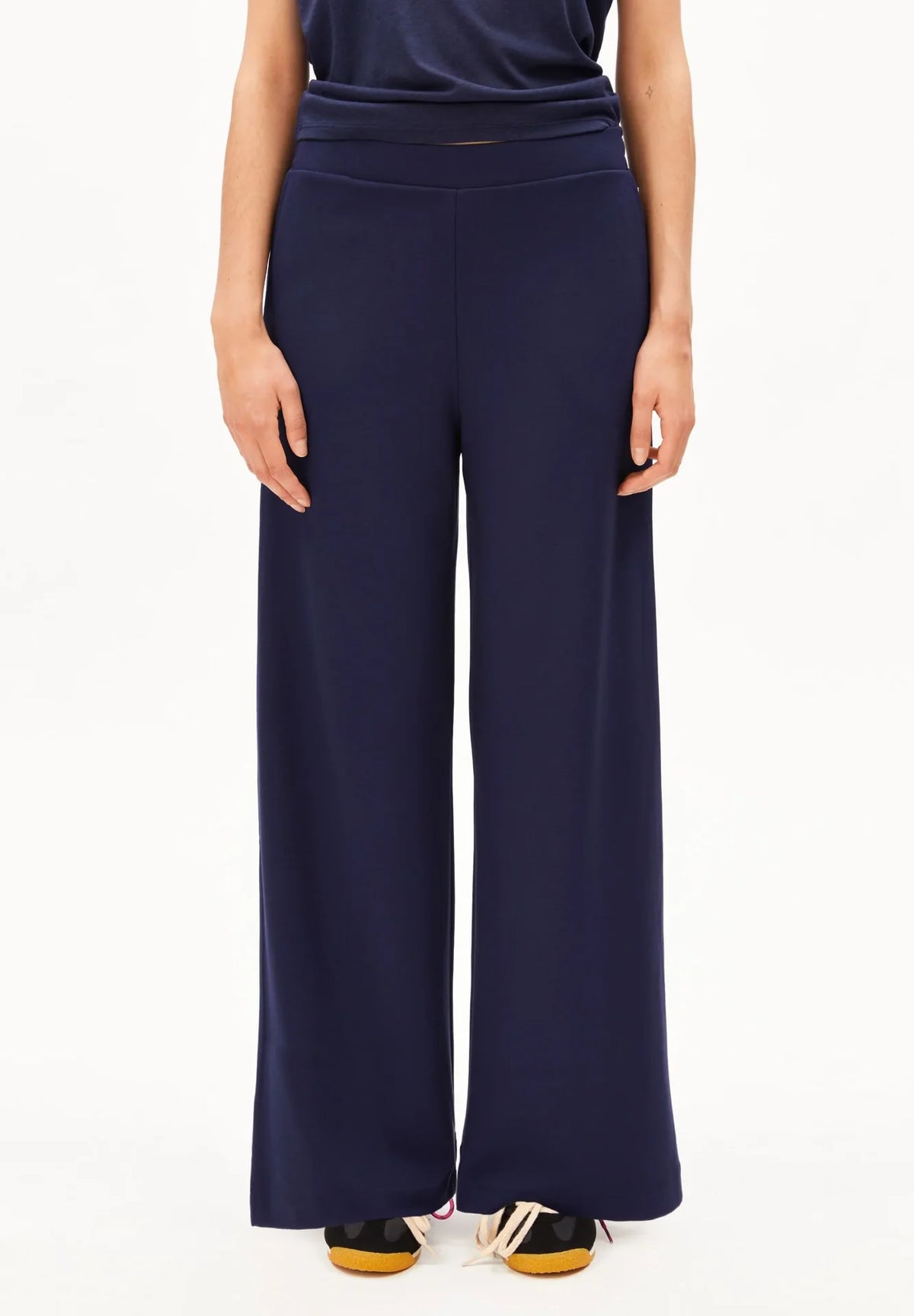 HIMAARI BUXUR TINTED NAVY - Ethic