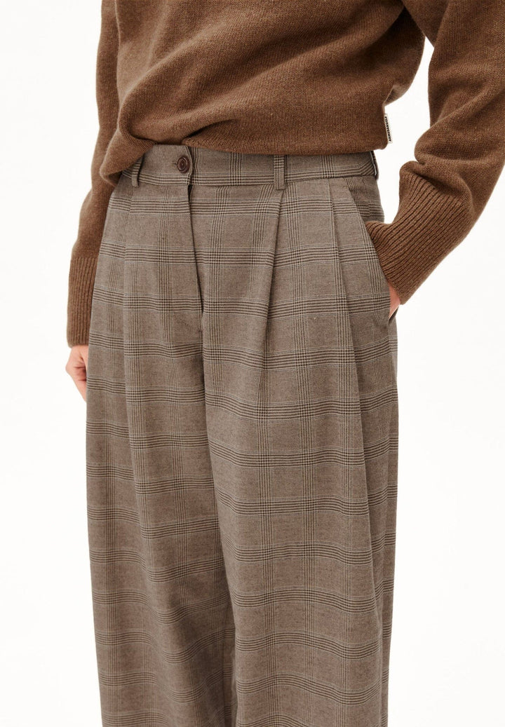 CHECK WIDE PLEATED BUXUR- CLAYSTONE/SAND STONE
