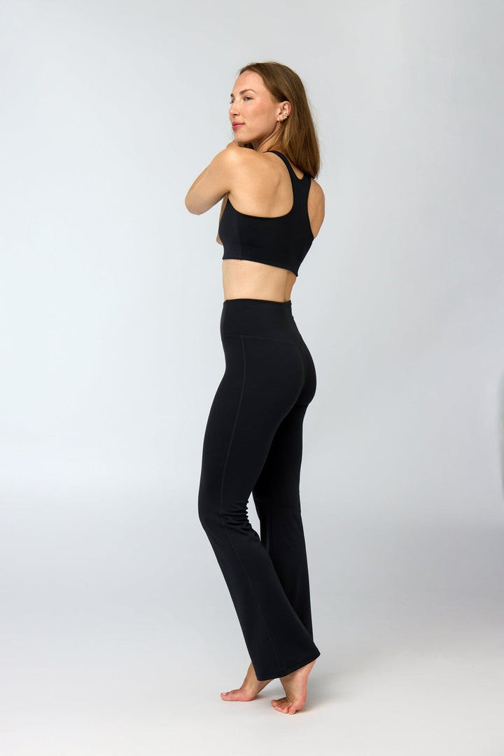 FLOAT FLARE LEGGINGS SVARTAR