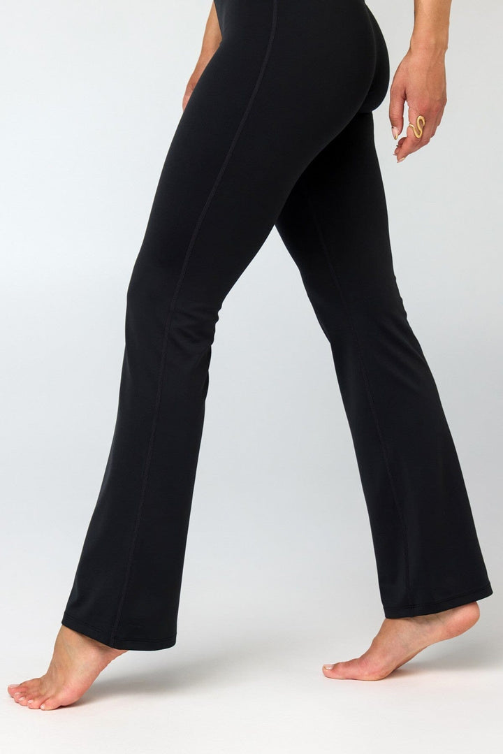 FLOAT FLARE LEGGINGS SVARTAR