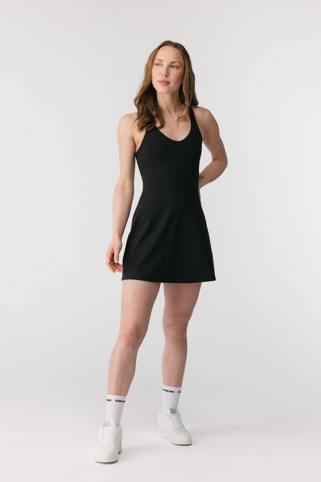 FLOAT LOLA V-NECK DRESS SVARTUR - Ethic