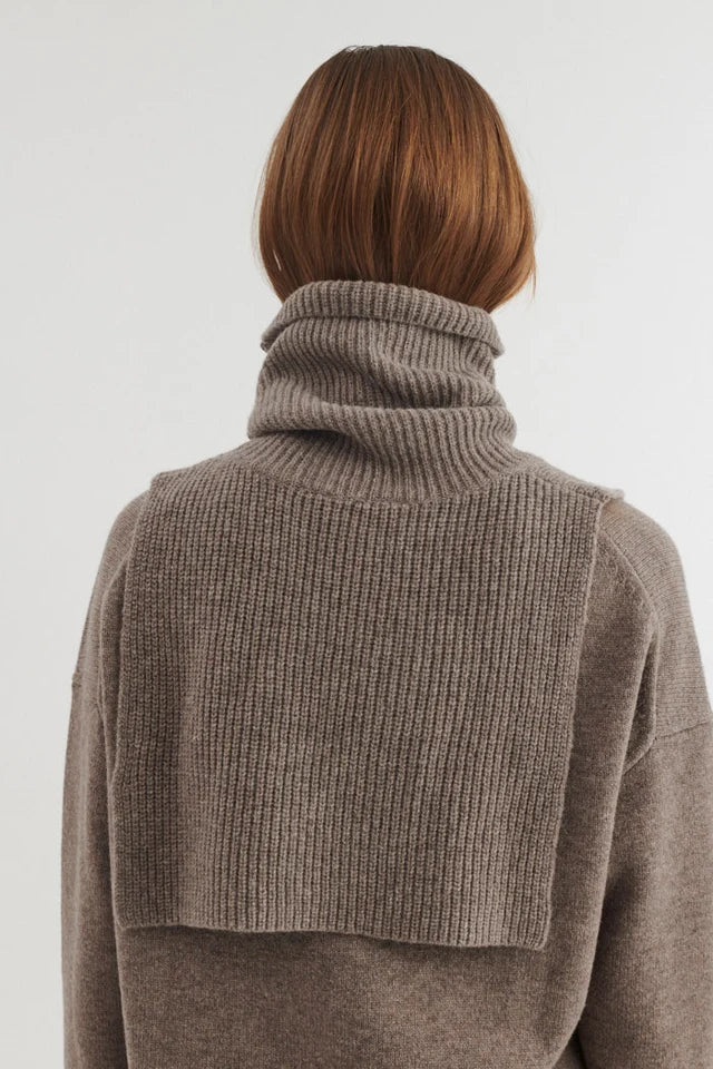 LIZ NECK VARMER