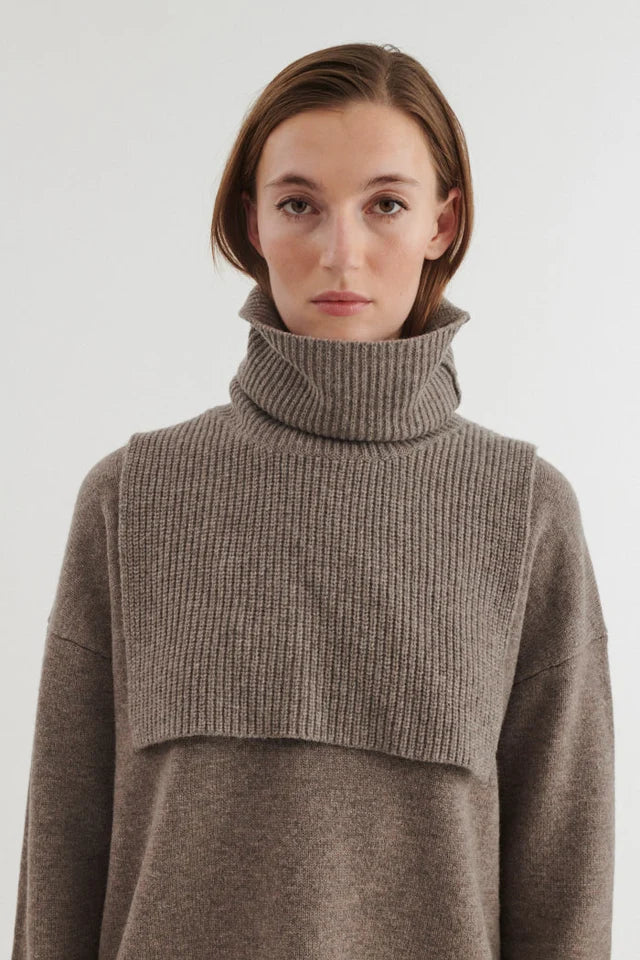 LIZ NECK VARMER