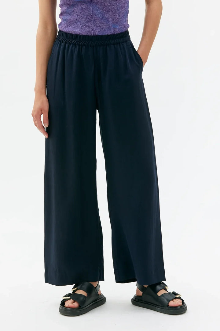 THEA FLOWY TENCEL BUXUR NAVY