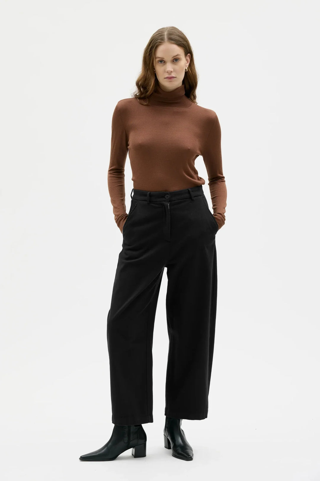 NONA CURVED TROUSERS LÍFRÆN BÓMULL &amp; CASHMERE SVARTAR