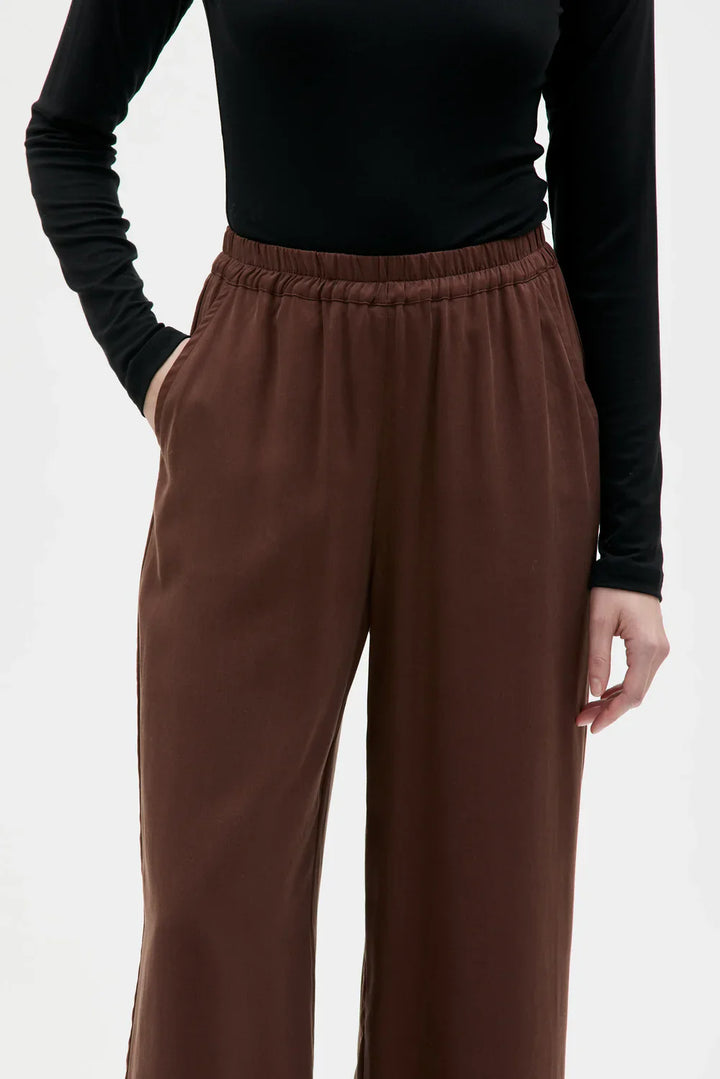 TELA LONG WIDE TENCEL BUXUR HICKORY BROWN - Ethic