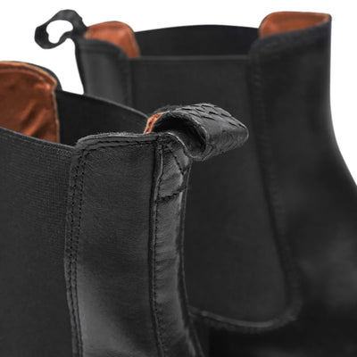 SANNA CHELSEA ÖKKLASKÓR SVARTIR