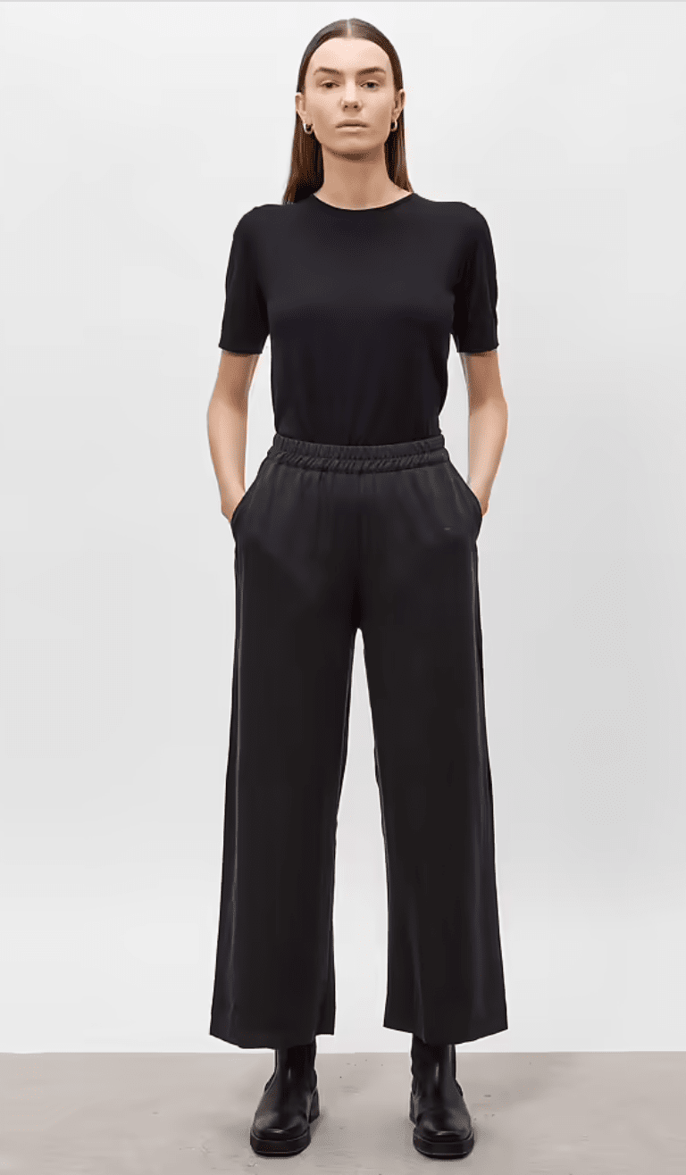 THEA FLOWY TENCEL BUXUR SVARTAR - Ethic