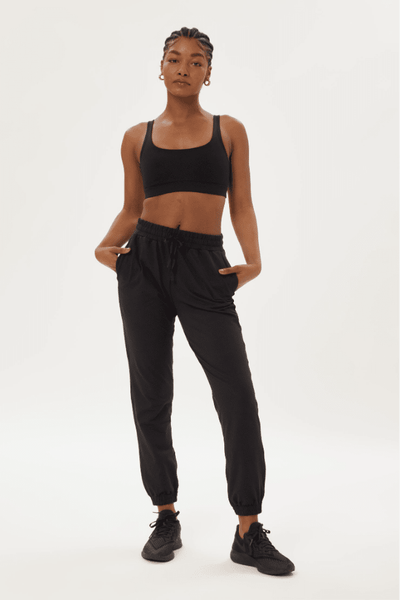 RESET SLIM STRAIGHT JOGGER SVARTAR