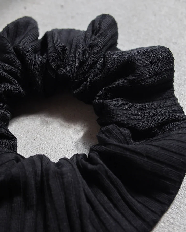 SCRUNCHIE RIB HÁRTEYGJA SVÖRT